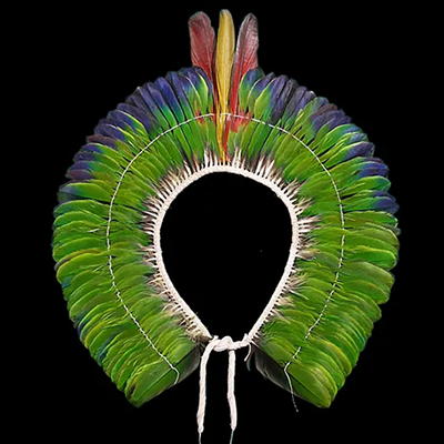 Diadema (etnia Kayapó). Estados do Mato Grosso e Pará Museu de Arte Indígena, s.d.